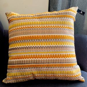 Nice colors. Excellent decoration piece. Good size Clean.  one pillow available